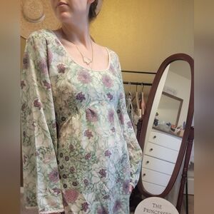 Amazing Vintage 60s/70s Large Flaired Angle Sleeve Dress